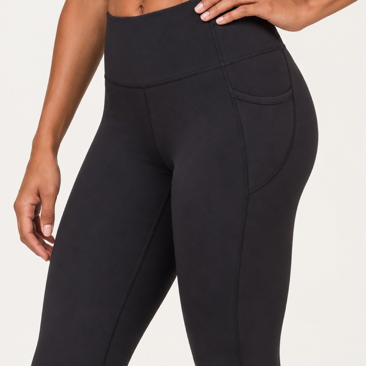 High-Waisted Cropped Leggings with Side Pockets - detail