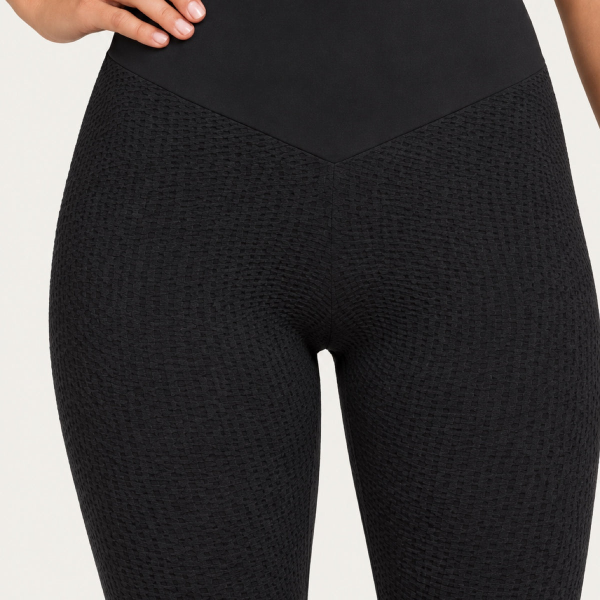 High-Waisted Textured Cropped Leggings - detail