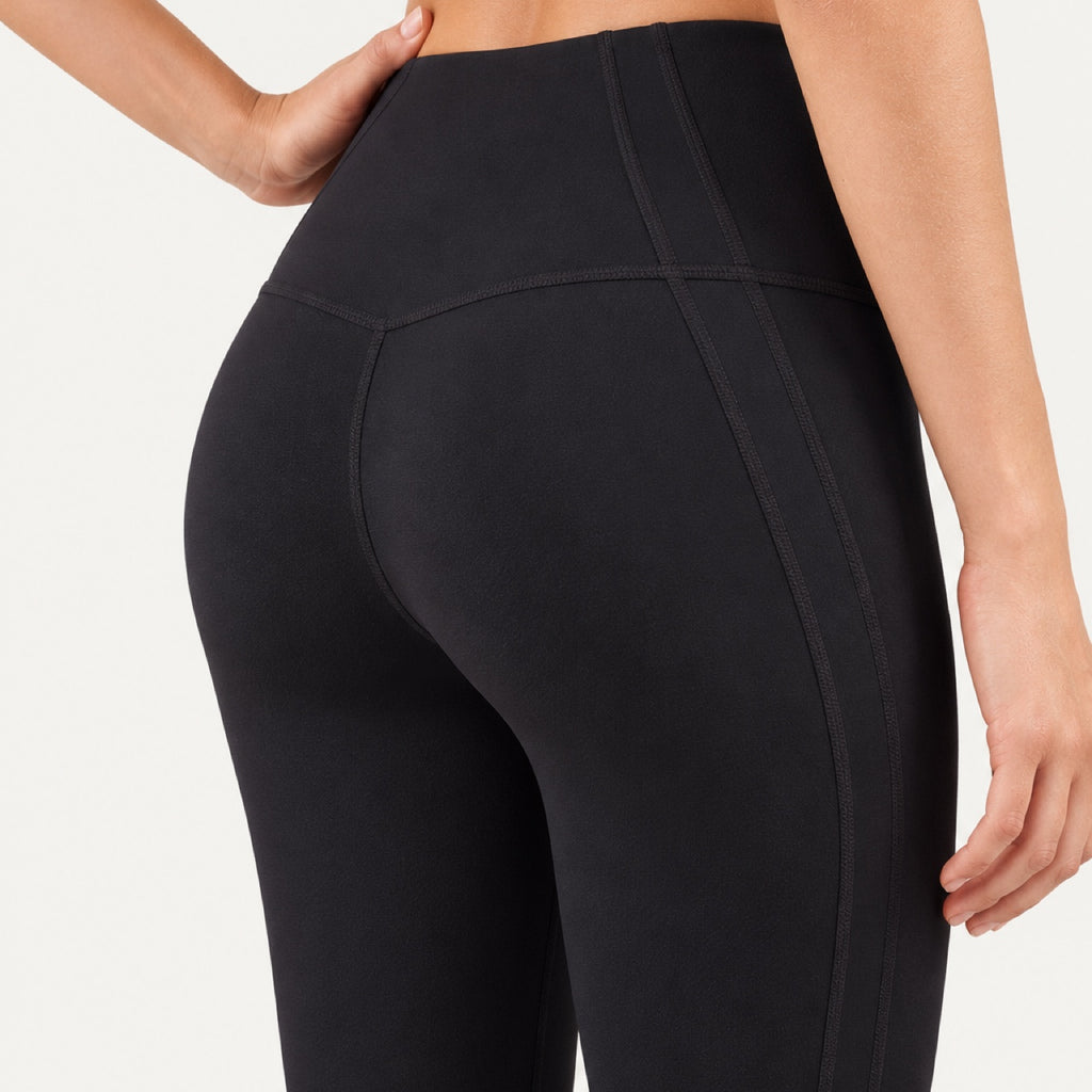 High-Waisted Ankle Leggings with Curved Back Seam - detail