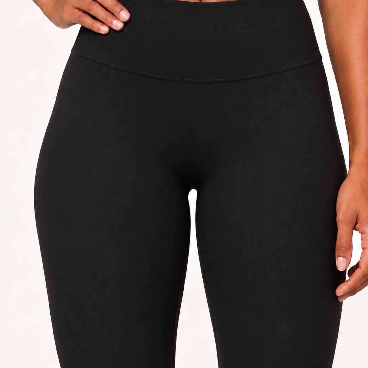 High-Waisted Leggings with Wide Smooth Waistband - detail