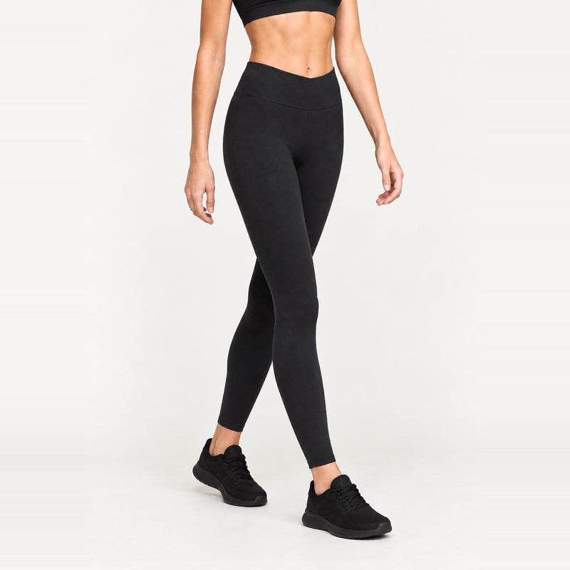 High-Waisted Leggings with V-Shaped Waistband - Black