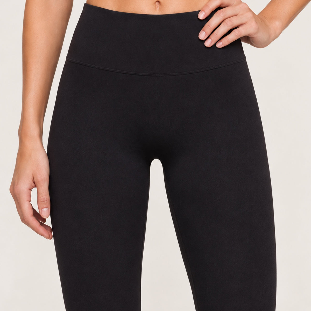 High-Waisted Polyamide Leggings - detail