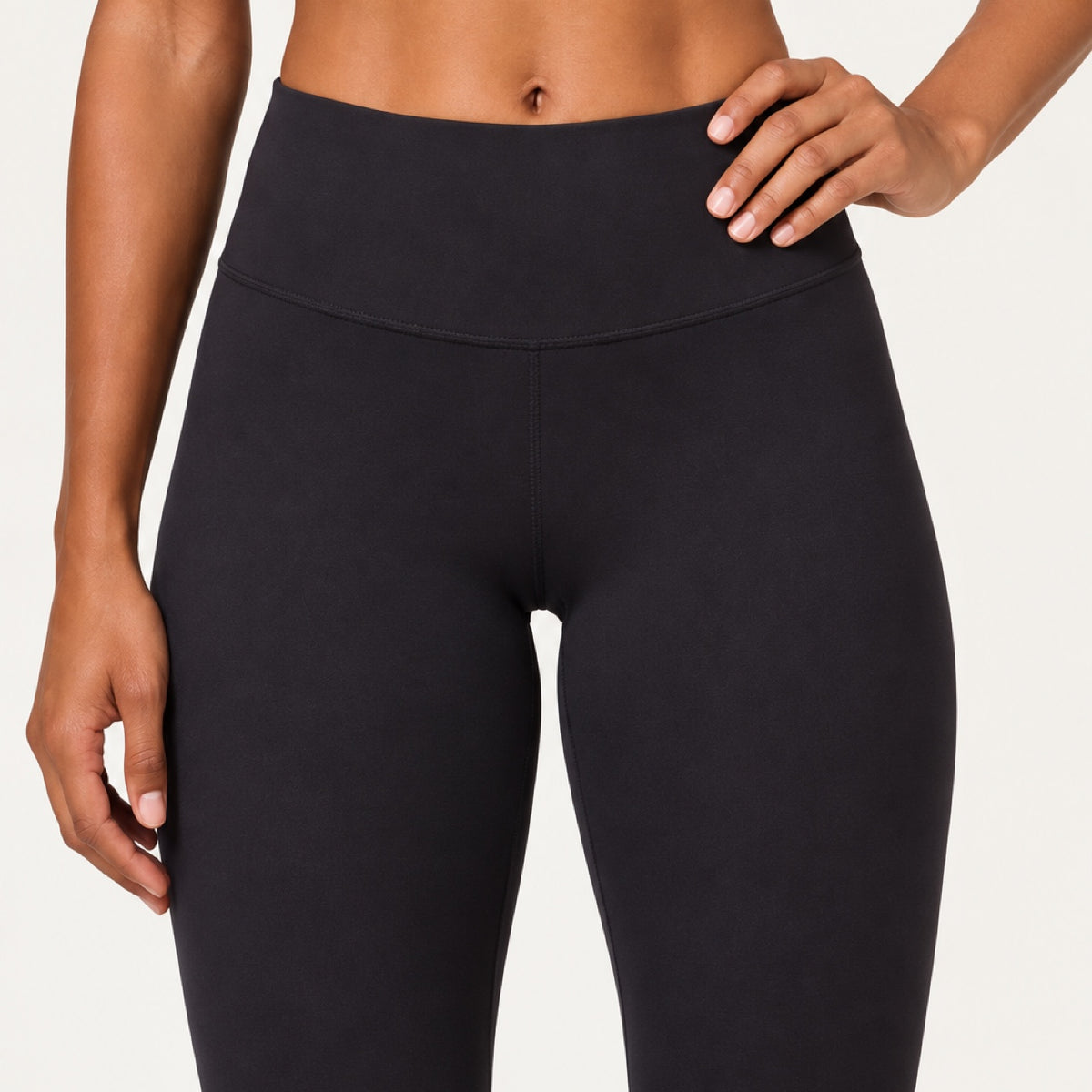 High-Waisted Capri Leggings with Waist Pocket - detail