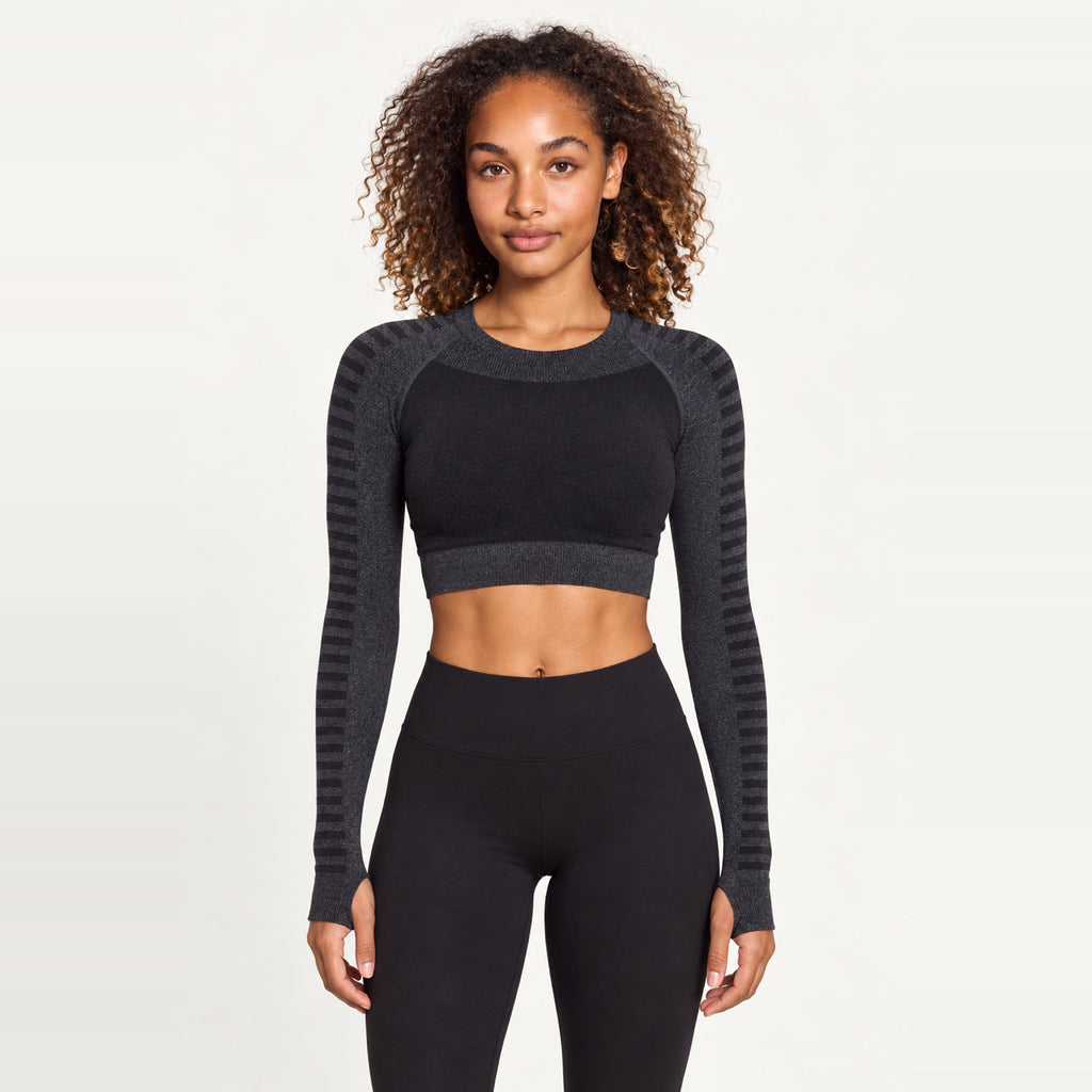 Seamless Knit Long Sleeve Crop Top - Black