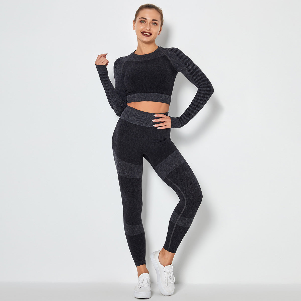 Seamless Knit Long Sleeve Crop Top - Black