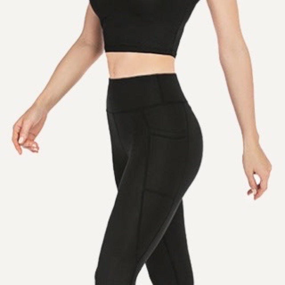 Workout Set with Short-Sleeve Top and Pocket Leggings - detail