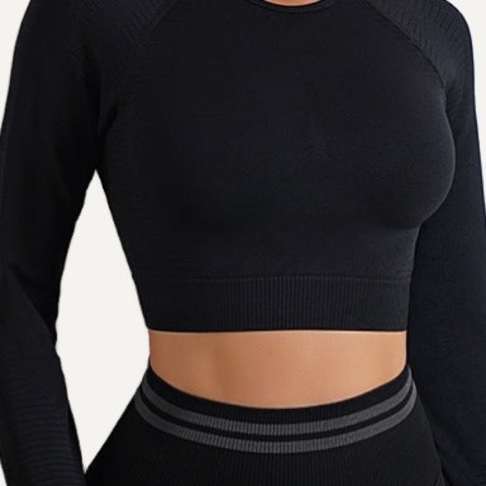 Long-Sleeve Crop Top with Textured Panels - detail