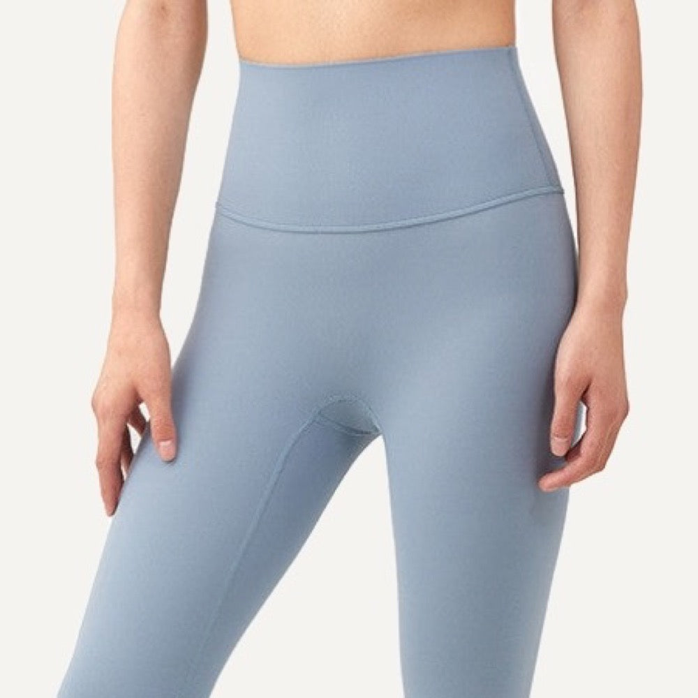 High-Waisted Leggings with Wide Waistband - detail