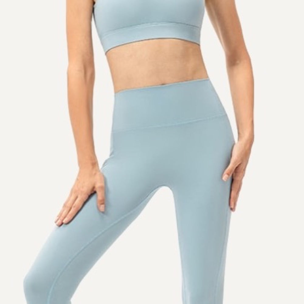 Keyhole Mock Neck Crop Top and Leggings Set - detail