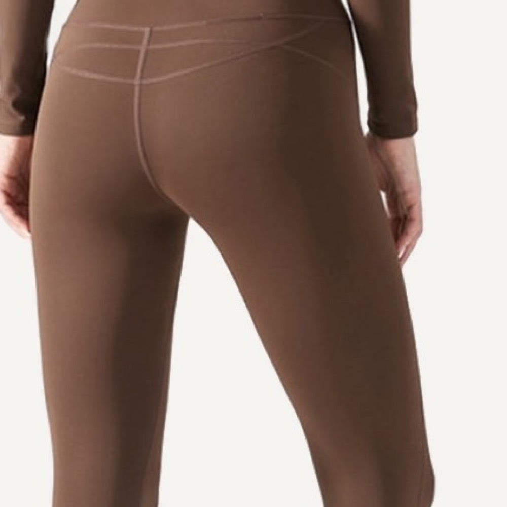 Plush-Lined Leggings with Back Pocket - detail
